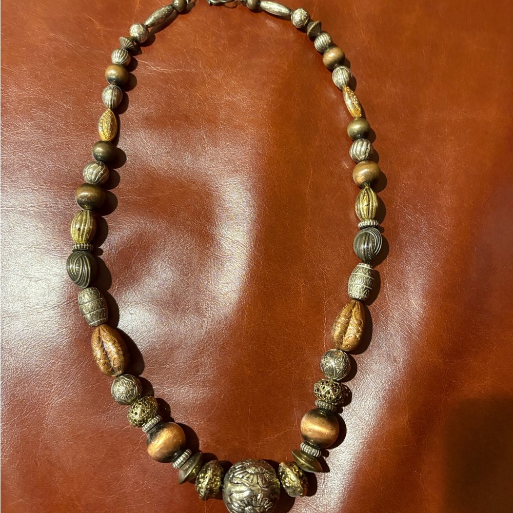 Elegant Mixed Metal Beaded Necklace